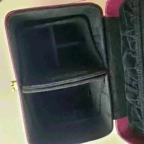 burgundy/ purple makeup storage box with a mirror - Picture 15 of 16